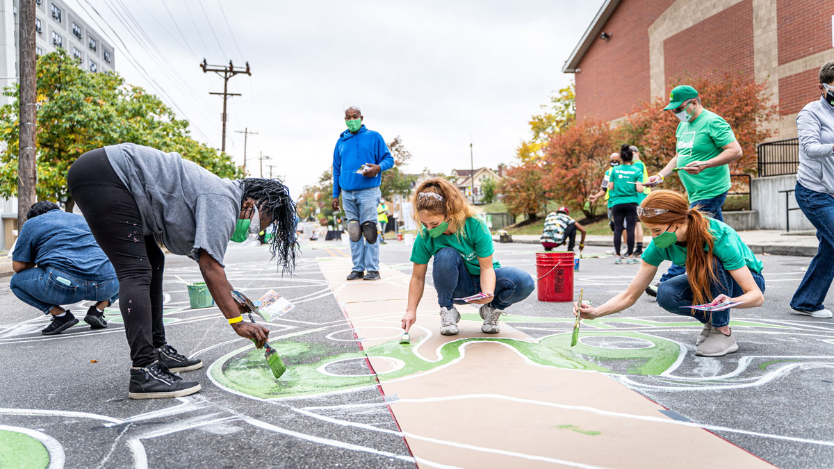 H R Block Fosters Community Connections With Street Mural H R Block   HRBlock CincinnatiMural 2 